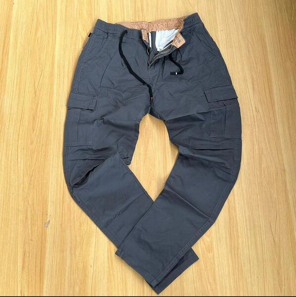 Side pocket