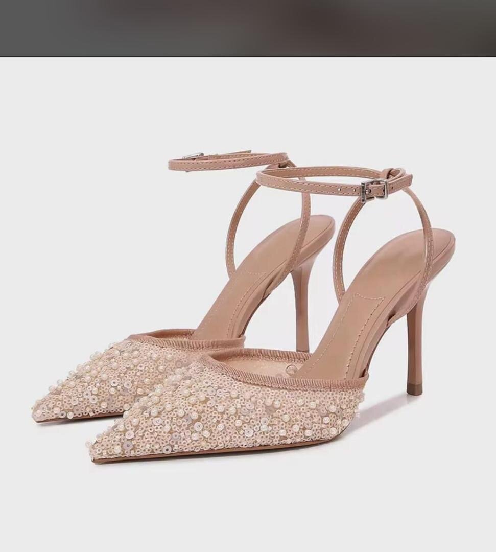 Chaussures à talons perlées élégantes