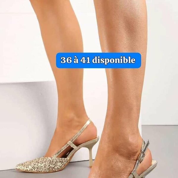 Sandale a talon dorée