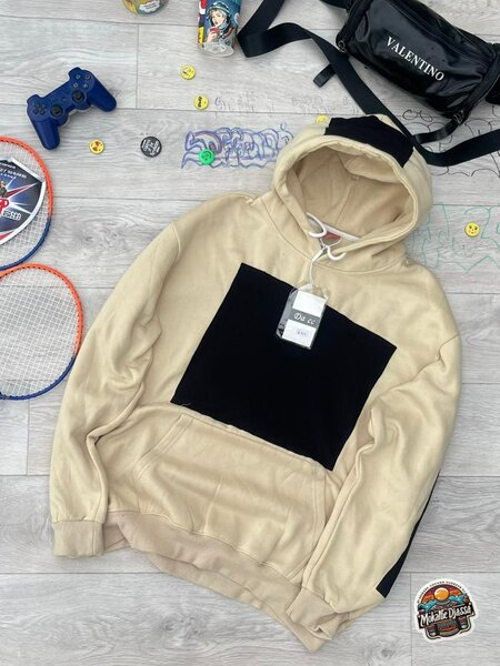 Sweat à capuche contrasté