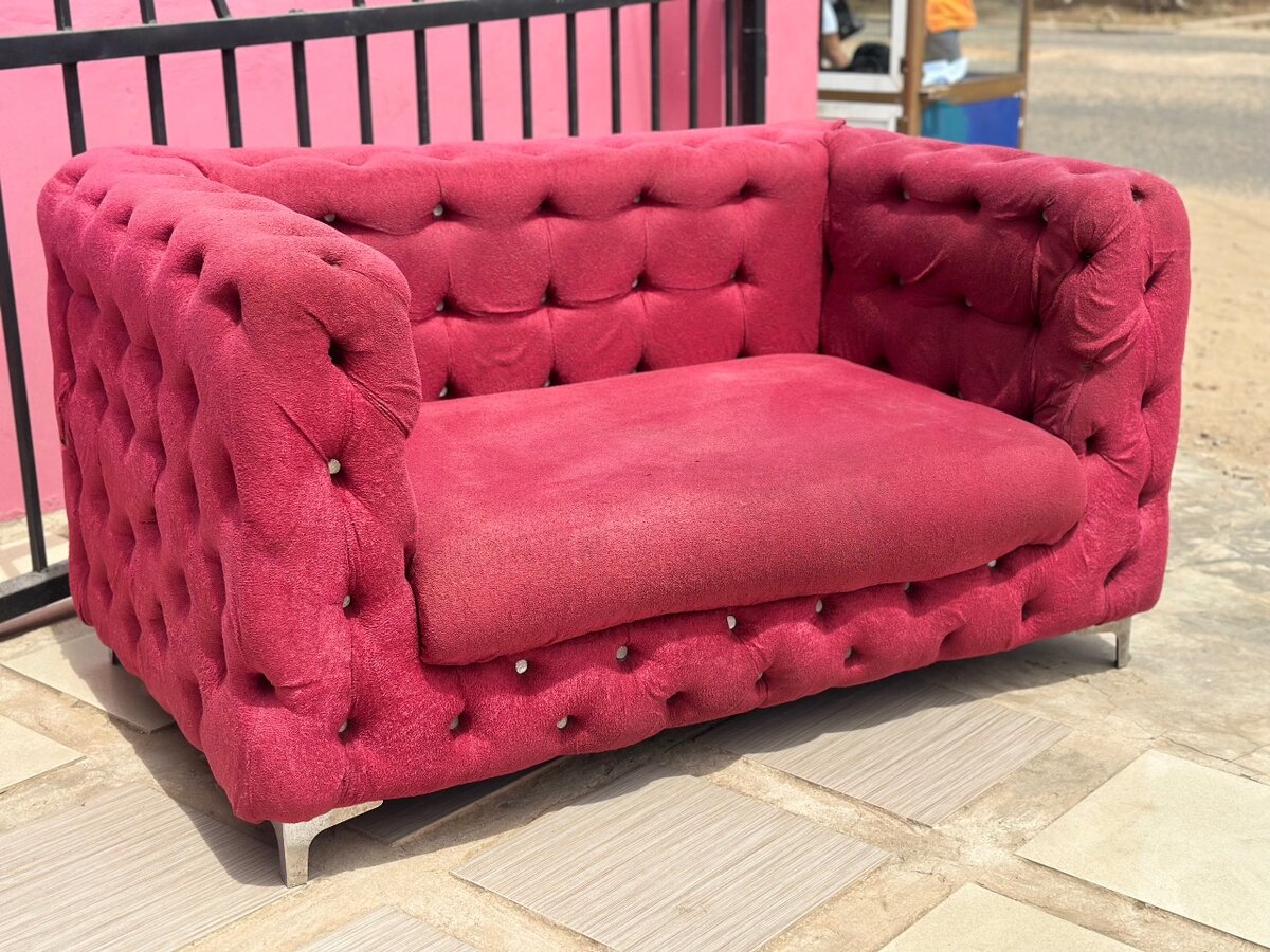 2 in 1 couch/ long chairs