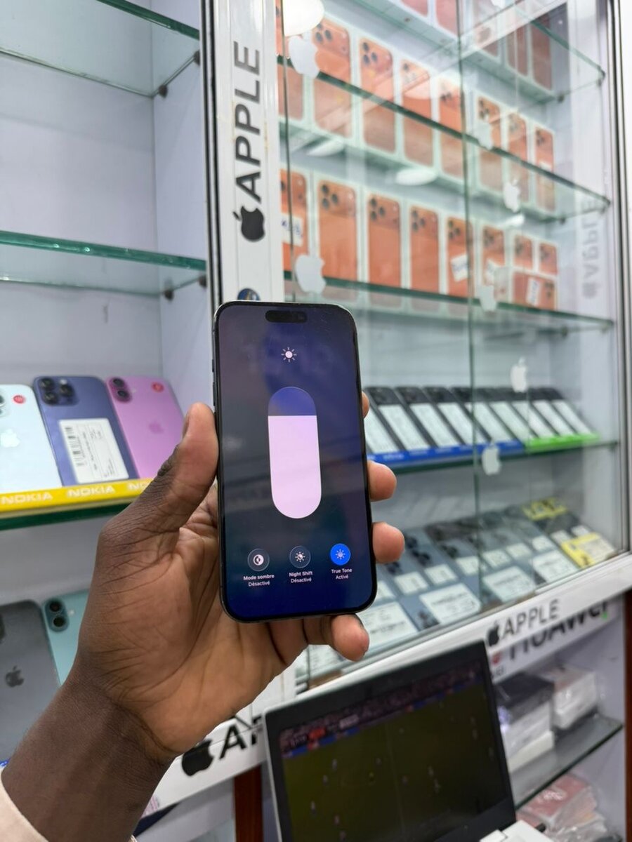 15 pro 256 Go sans message