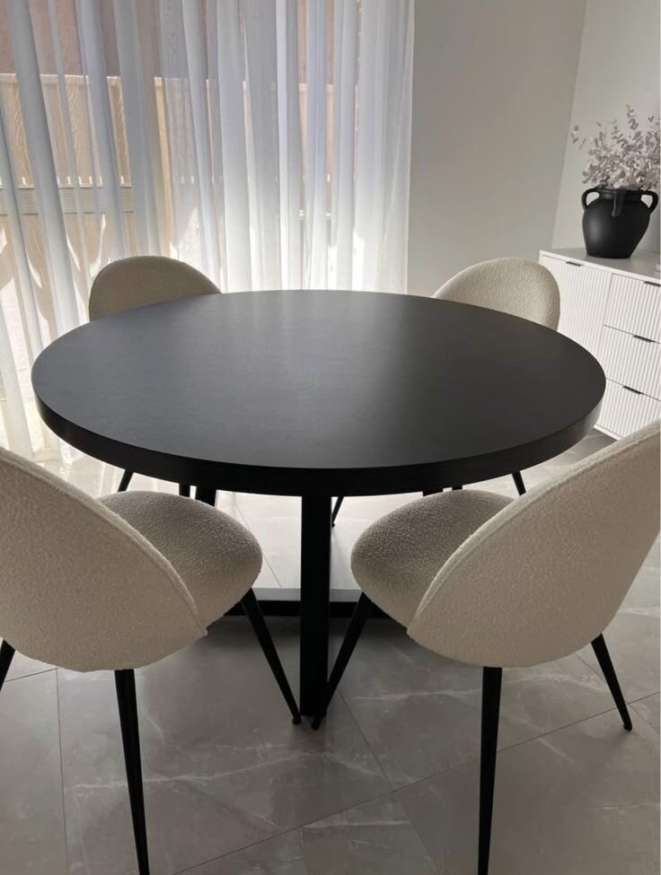 Table à manger ronde moderne