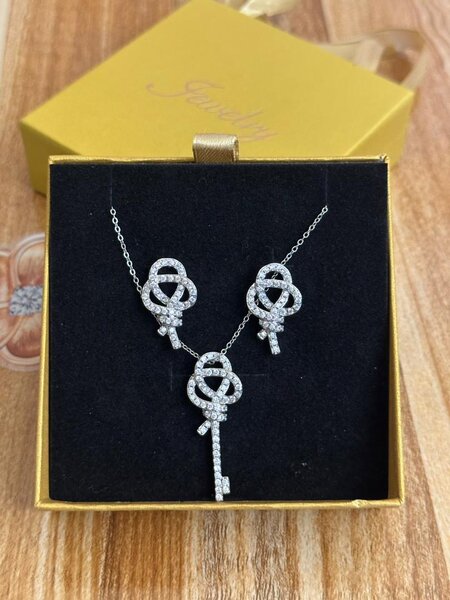 Ensemble Collier et Boucles d'Oreilles