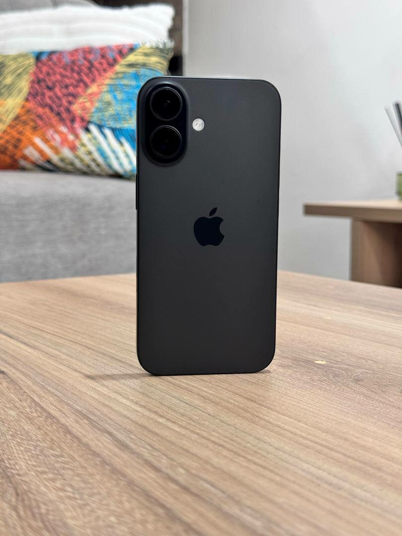 Iphone 16 neat  as new