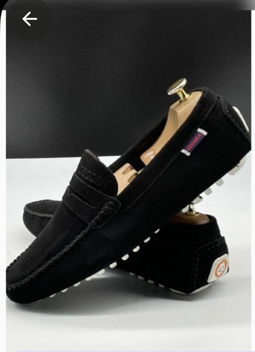 Mocassins en daim noir élégants