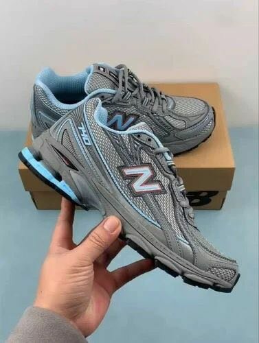 New Balance 740