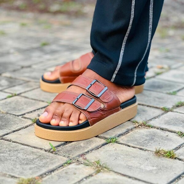 Sandales en cuir double bride