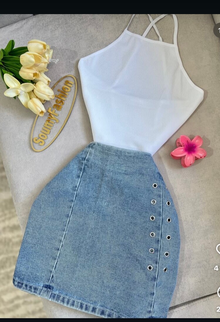 Robe en jean avec haut blanc