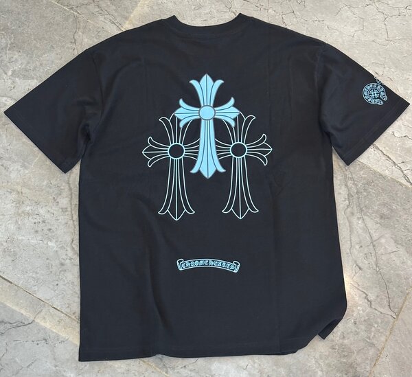 T-shirt noir à motif lumineux