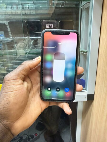 iPhone 11 simple 64gb tout pas