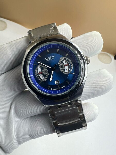 Montre avec coffret disponible