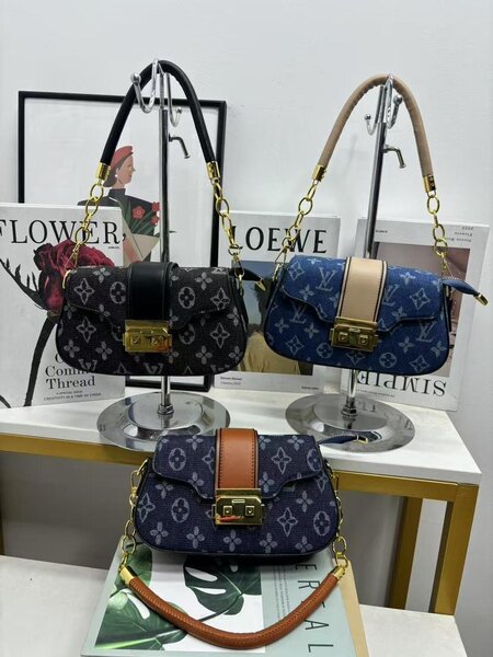 Sac à main Louis Vuitton Pochette