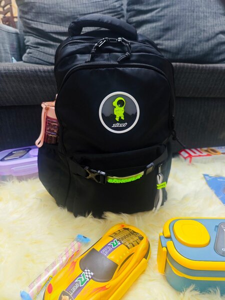 Ensemble de sacs à dos scolaires colorés