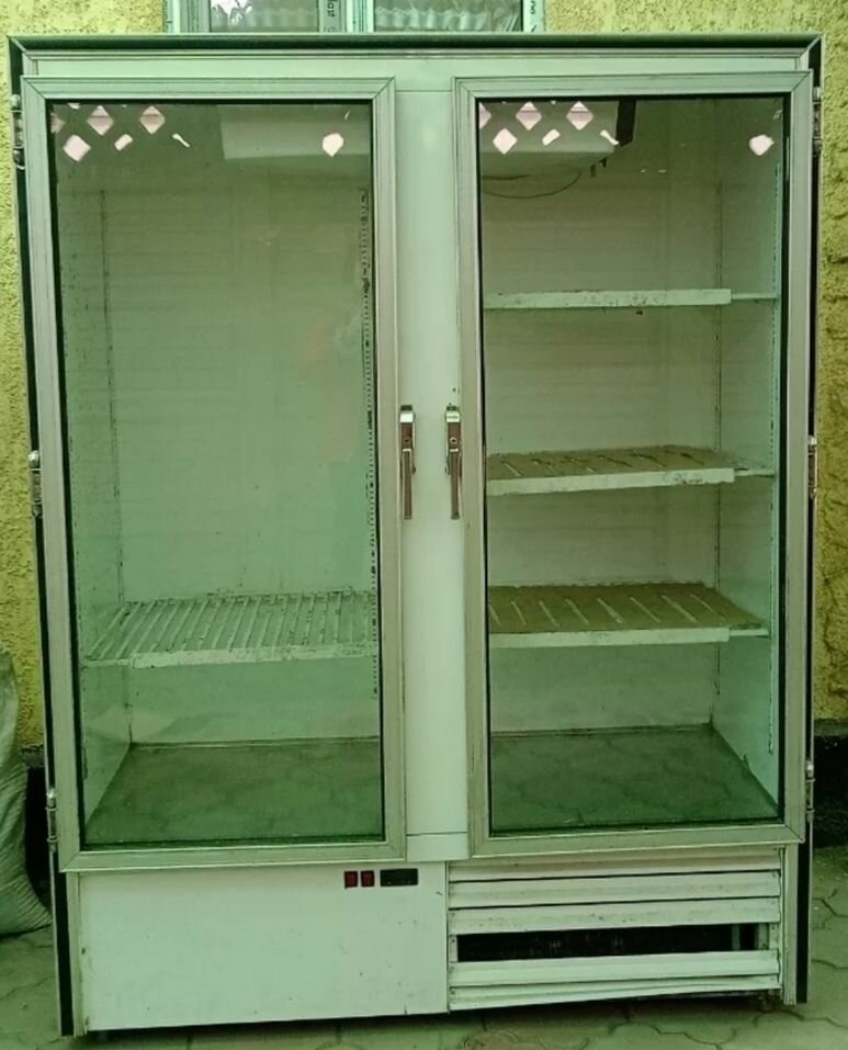 Витринный холодильник