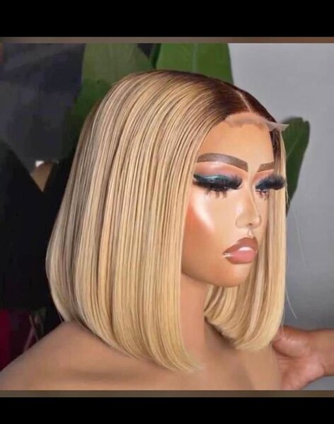 Perruque bob blonde élégante