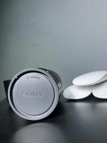 Objectif Sony E 55-210mm OSS