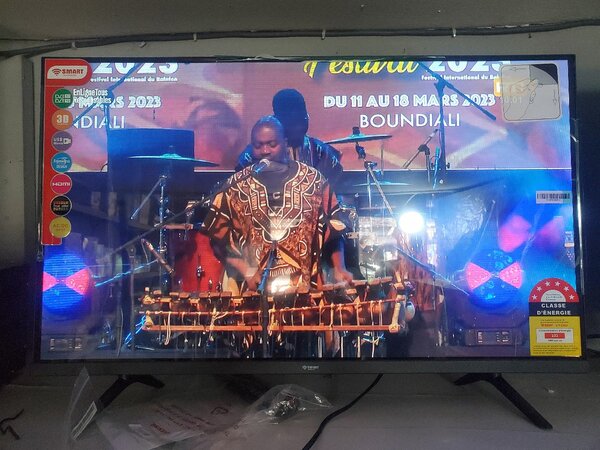 Télévision LED 32'' HD Smart