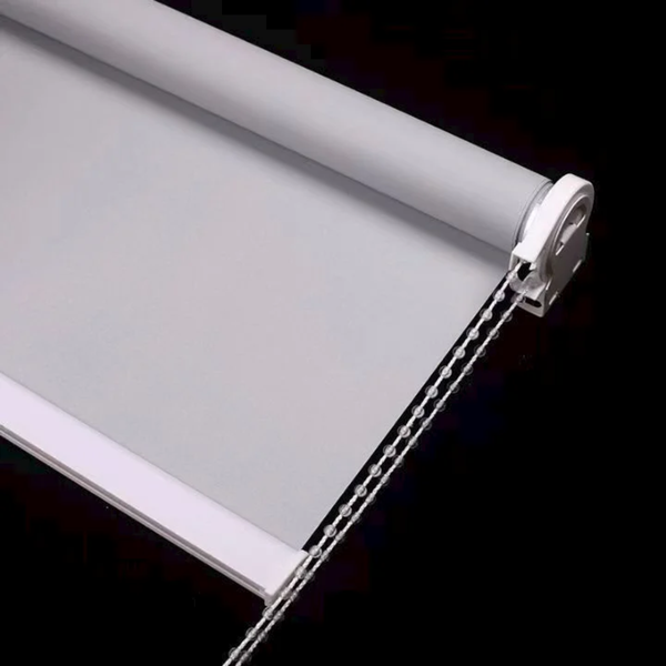 Store enrouleur occultant gris