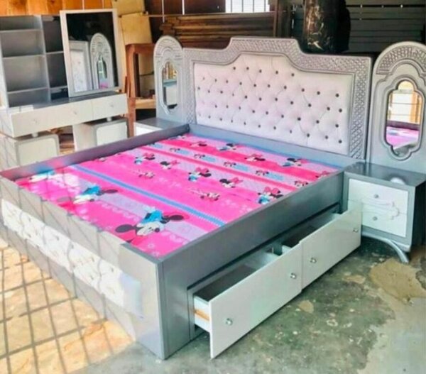 Lit enfant avec tiroirs intégrés