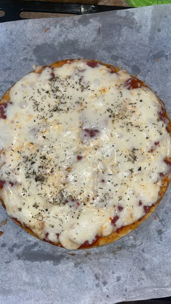 Pizza jambon champignon fromag