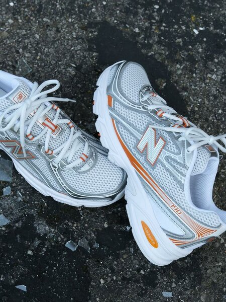 New Balance 860v2 gris et orange