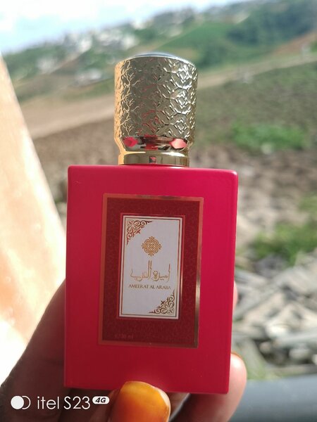 Parfum floral Ameerat Al Arab