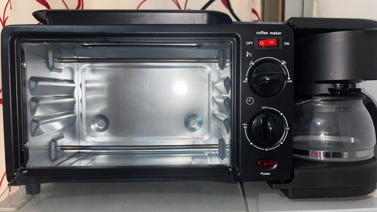 Mini four et cafetière 3-en-1