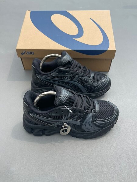 Baskets Noires Hommes Asics