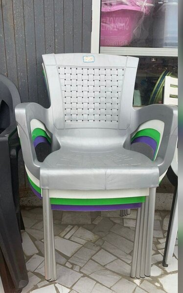 Chaises de jardin empilables