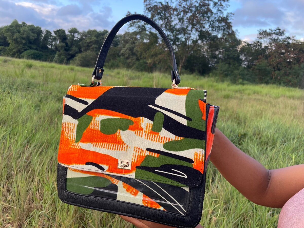 Sac à main coloré élégant