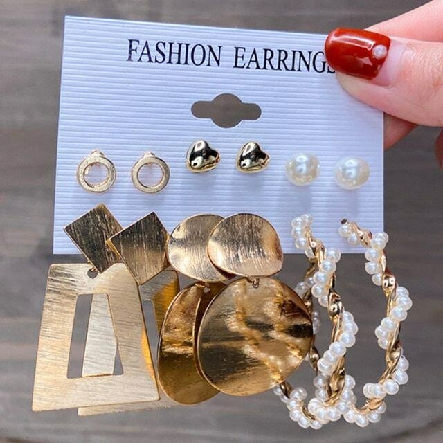 Ensemble de boucles d'oreilles tendance