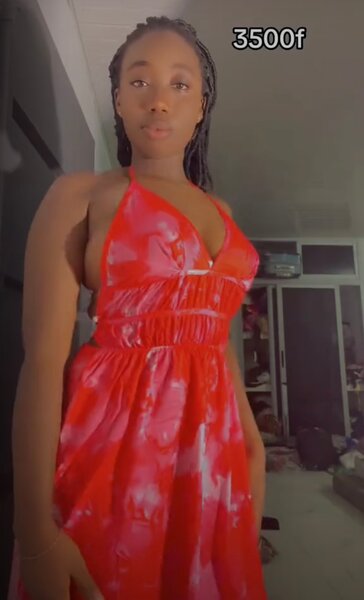 Robe dos nu rouge élégante