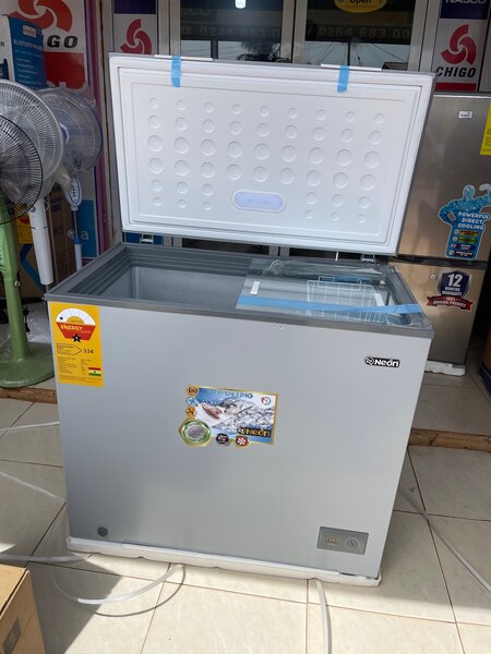 Neon 200 litres chest freezer