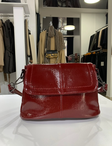 Аялдардын ийин сумкасы, лакталган Бургундия, жөндөлүүчү кур менен