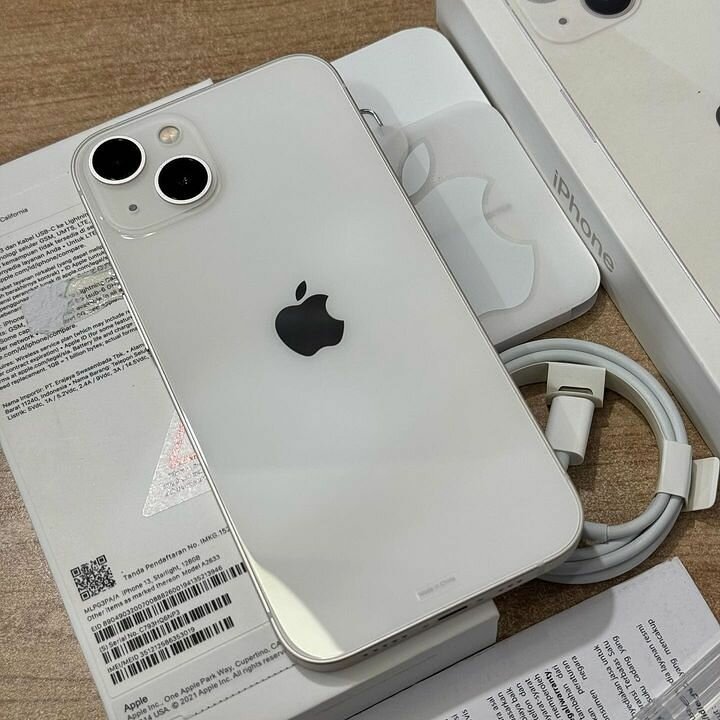 iphone 13  128GB>>R6,500