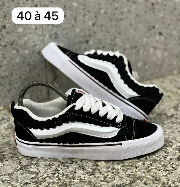 Baskets noires unisexes tendance