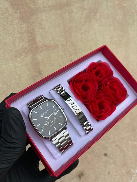 Montre-bracelet FALCA élégante