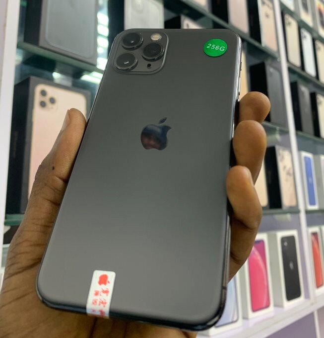 Pre Owned iPhone 11 pro max 256GB Temporal
