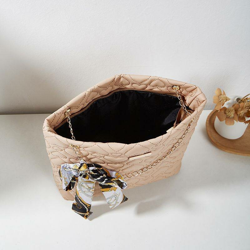 Sac à main élégant avec pochette