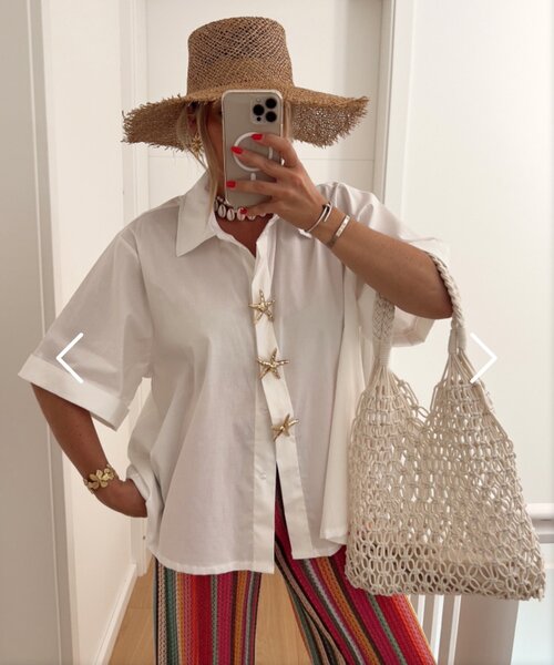 Chemise blanche chic pour l'été