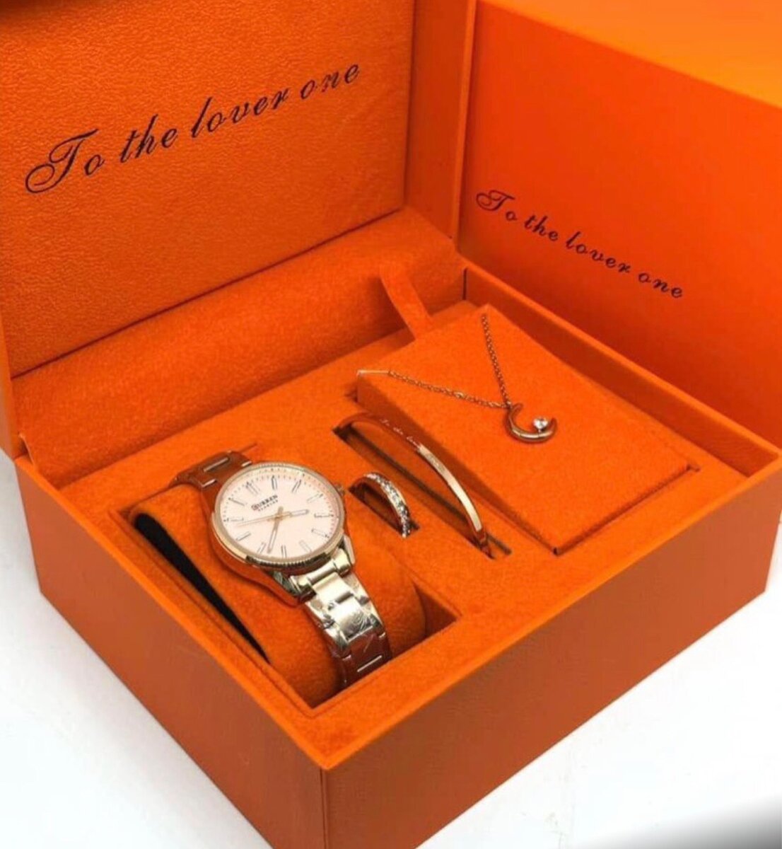 Montre complet de marque