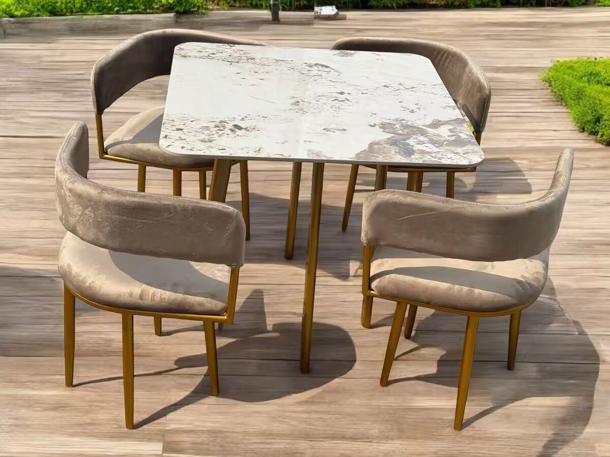 Ensemble Table et Chaises Modernes
