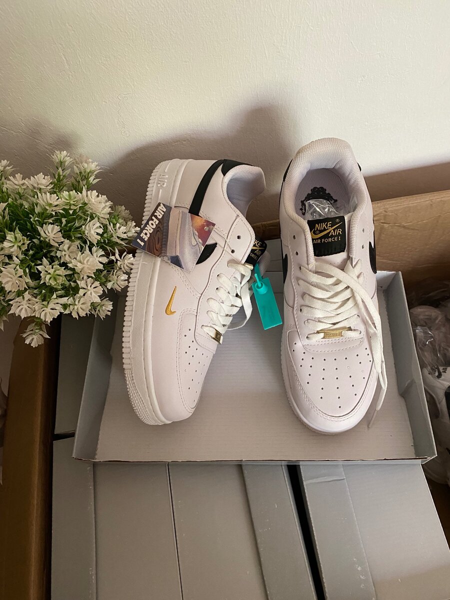 Air Force 1 sneakers