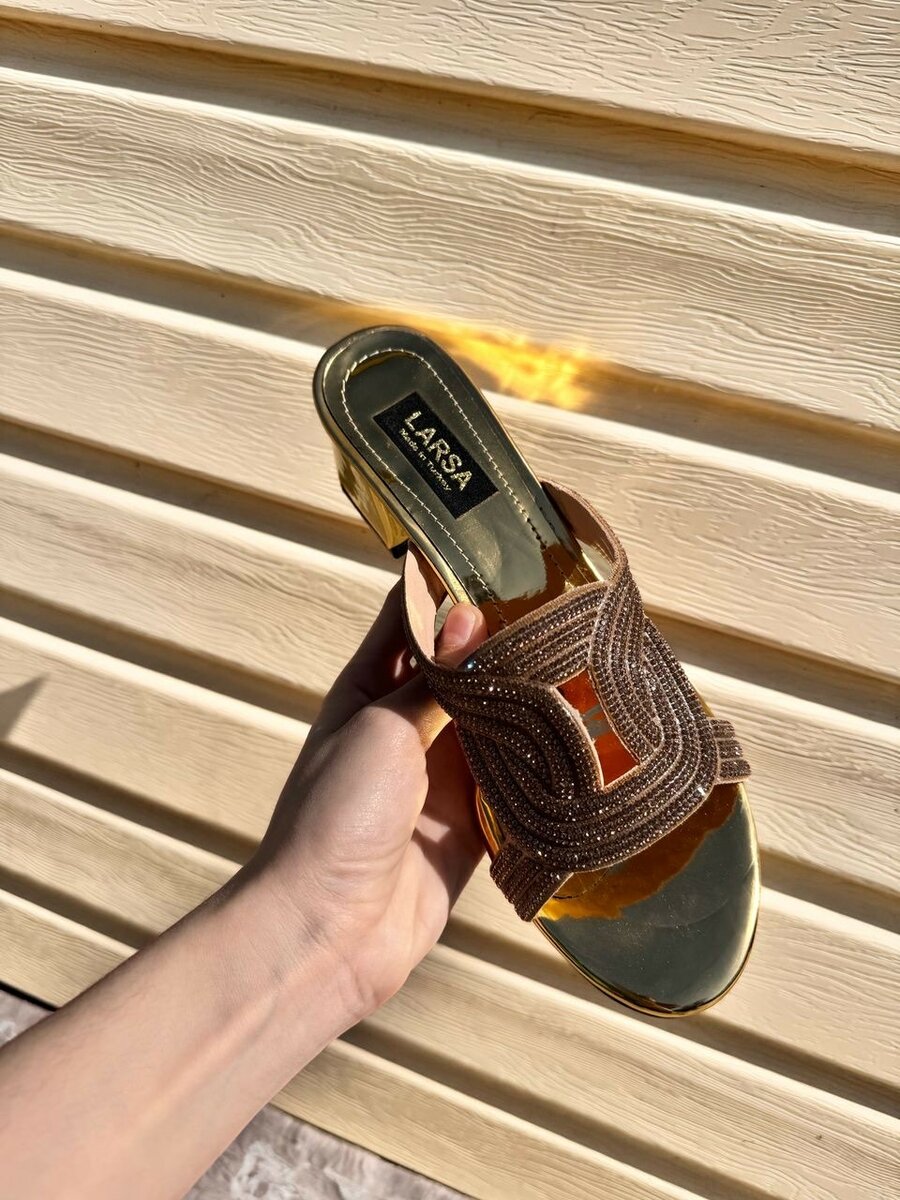 Новая обувь сваровские камни