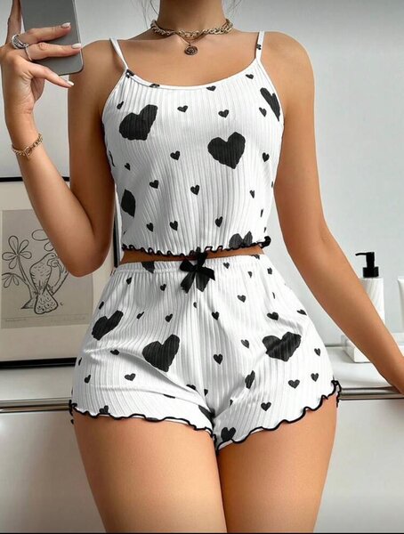 Pyjama femme à motifs cœur