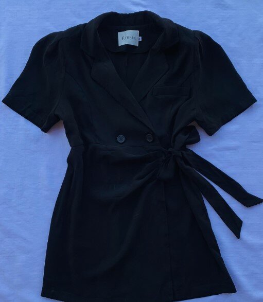 Women's dress with short sleeves