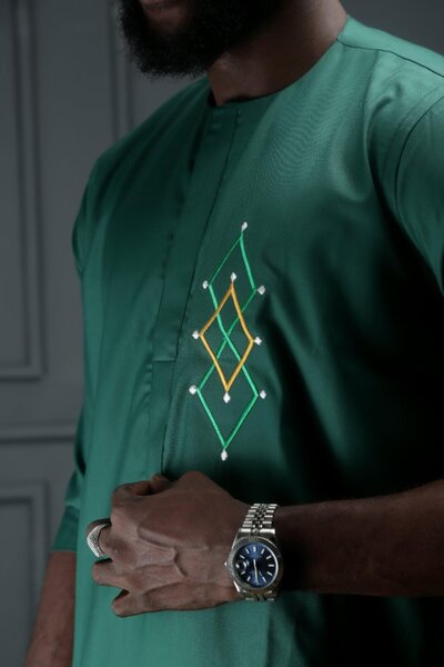 Spécialisée en tuniques hommes