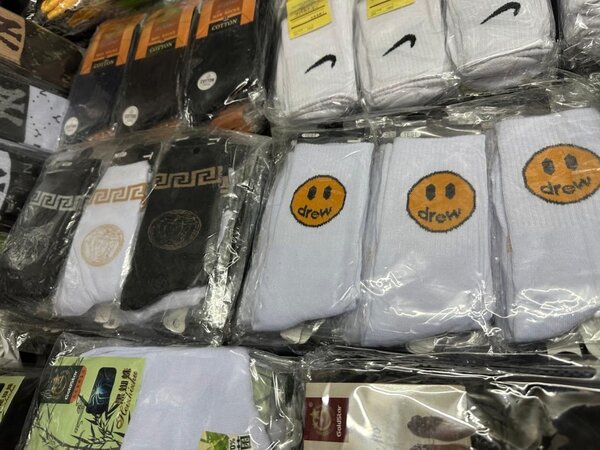 Chaussettes blanches avec logo 'drow'