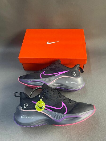 Sneakers Nike ZoomX noir et rose